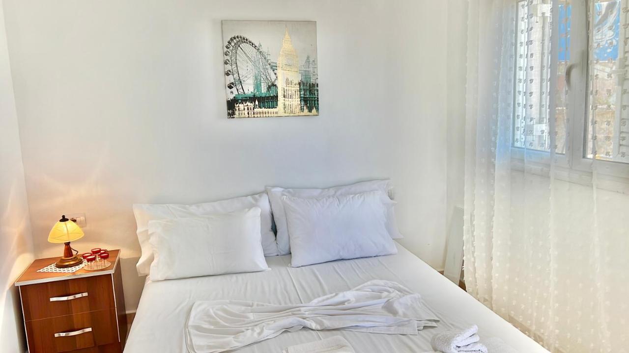 Propery Under Renovation Apartment Sarande Bilik gambar